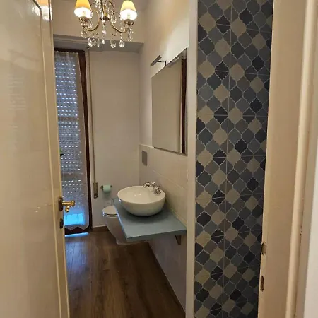 Apartmán Guesthost - Bright With Parking Near